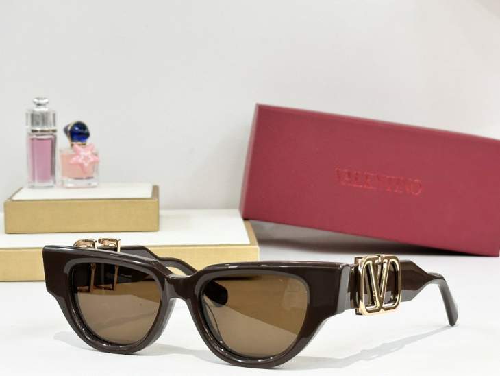Picture of Valentino Sunglasses _SKUfw71131814fw